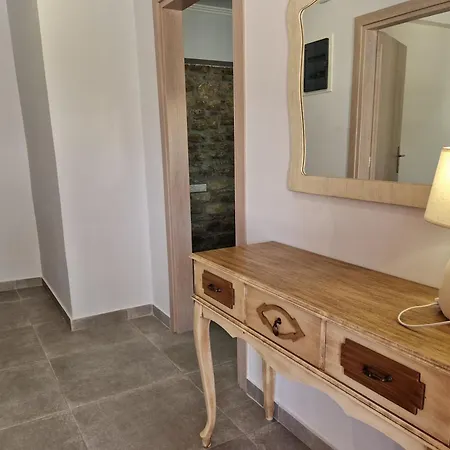 Aggelikis House *