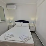 Aggelikis House *